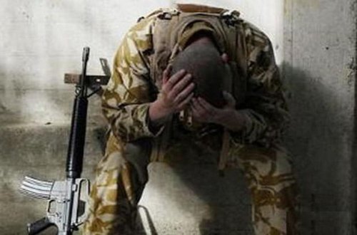 İranda daha bir əsgər intihar edib - FOTO