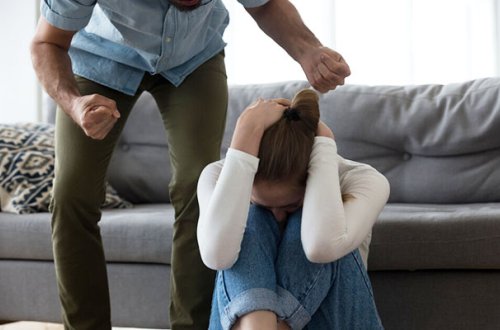 Daha bir qadın öldürüldü - Əri intihara cəhd etdi