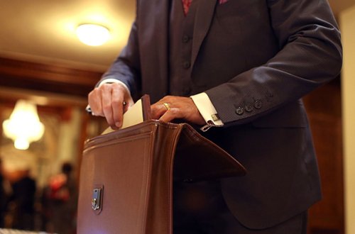 Yarım milyon mənimsəmişdi - 5 ilə cəmi 107 min​ini qaytardı