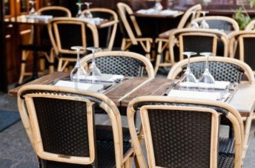 Bakıda tanınmış restoranda dava düşüb, bıçaqlanan var