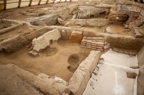 Türkiyədə dünyanın ən qədim çörəyi tapıldı - FOTO