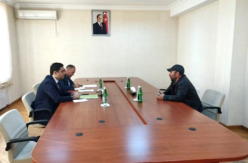 Aqrar Sığorta Fondunun sədri Şəmkirdə vətəndaşları qəbul edib, fermerlərlə görüşüb