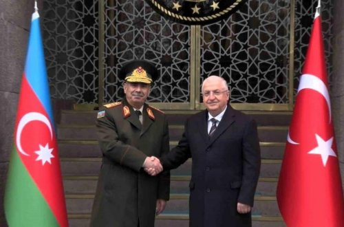 Ankarada Azərbaycan və Türkiyə müdafiə nazirlərinin görüşü olub