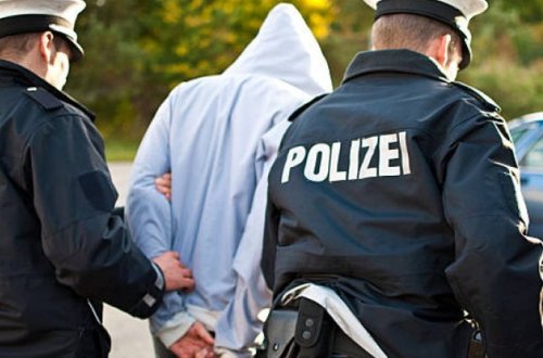 Almaniyada azərbaycanlı ailənin qətli: 2 ölü, 3 yaralı - Əhməd olayına bənzədildi