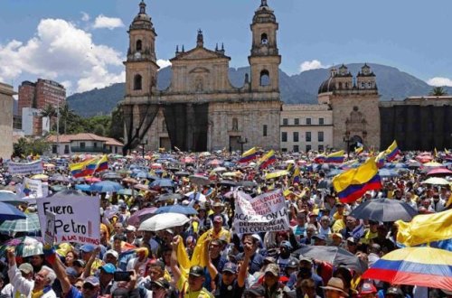 Kolumbiyada hökumət əleyhinə etiraz aksiyası keçirilib