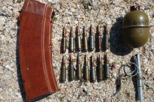 Bakıda avtomat və əl qumbaraları tapılıb