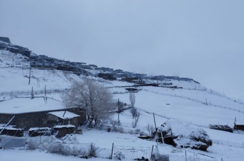 Qubanın Xınalıq və Qrız kəndlərinə qar yağıb, 6 dərəcə şaxta olub
