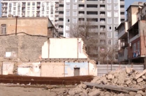 Bakıda bir nəfərə görə 50 nəfər evsiz qalıb (VİDEO)