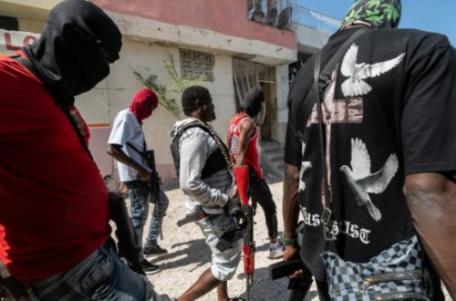 Haitidə Prezident sarayına hücum olub, şiddətli döyüşlər baş verib