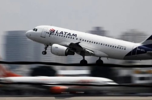 Təyyarədə böyük çaxnaşma: Onlarla sərnişin yaralandı