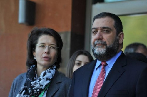 Vardanyanın arvadının İrəvandakı restoranı satıldı