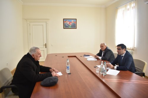 Aqrar Xidmətlər Agentliyinin sədri Sərdar Hacıyev Samuxda vətəndaşları qəbul edib, təsərrüfatlara baş çəkib