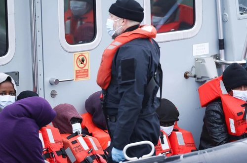 İngiltərə Ruandaya getmək üçün miqrantlara pul verəcək