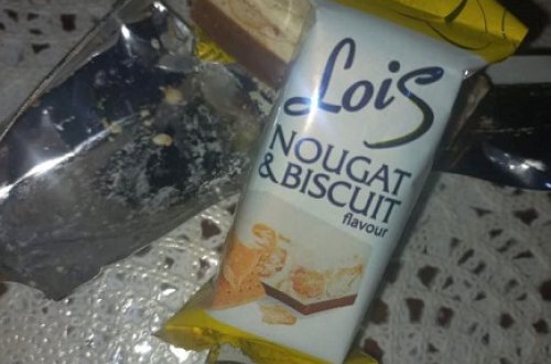 “OBA” marketdən alınan şirniyyatdan qurd çıxdı - FOTO/VİDEO