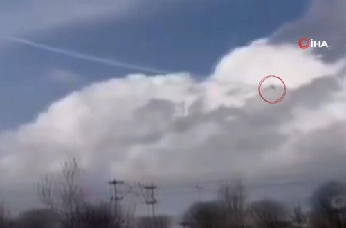 Pilot qəzaya uğrayan təyyarədən özünü belə atdı - ANBAAN VİDEO