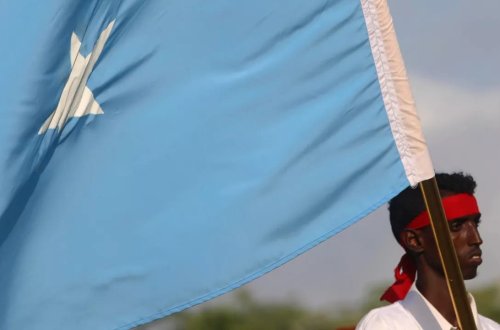 Somalidə deputat və bürokratların yerləşdiyi otelə hücum edilib