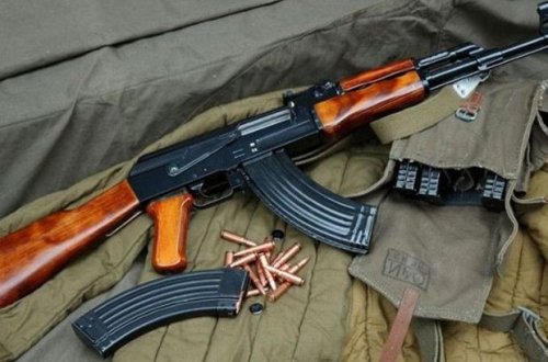 Xankəndidə avtomatlar və pulemyot tapılıb