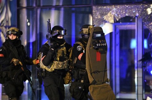 “Krokus siti holl”dakı terror aktında şübhəli bilinən iki nəfər saxlanılıb