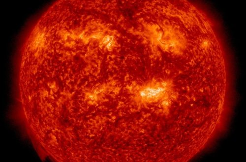 Günəşdə güclü alışma olub, geomaqnit qasırğası qeydə alınıb