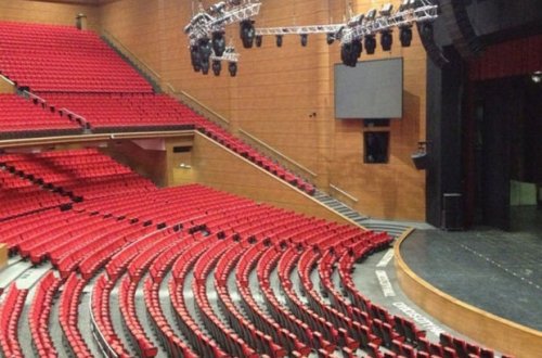 Şahid ifadələri: “Crocus City Hall”un yanğın çıxış pilləkənləri bağlı olub