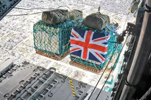 İngiltərə Qəzzaya hava yardımı göndərib