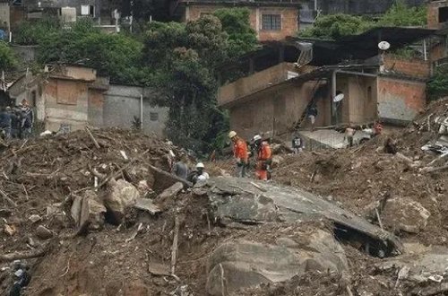 Braziliyada torpaq sürüşməsi nəticəsində ölənlərin sayı 27-yə çatıb