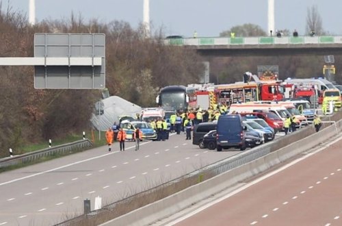 Almaniyada sərnişin avtobusunun aşması nəticəsində 5 nəfər ölüb