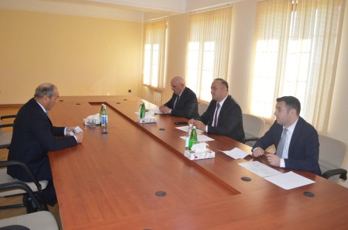 Kənd Təsərrüfatı Nazirliyinin Aparat rəhbəri Azad Cəfərli Biləsuvarda vətəndaşları qəbul edib