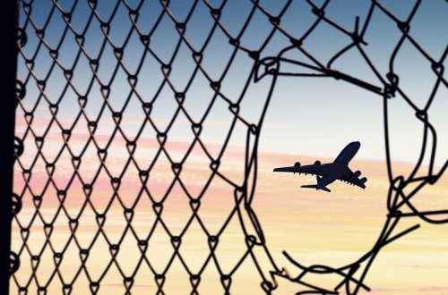 Tacikistanda Rusiyaya bilet satışı kəskin azalıb