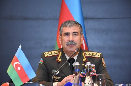 Müdafiə naziri göstəriş verib: Hərbi hissələrdə təlimlər və praktiki məşqlərin intensivliyi artırılsın