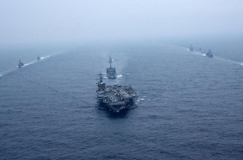 Hindistan donanması İran gəmisini dəniz quldurlarının girovluğundan xilas edib