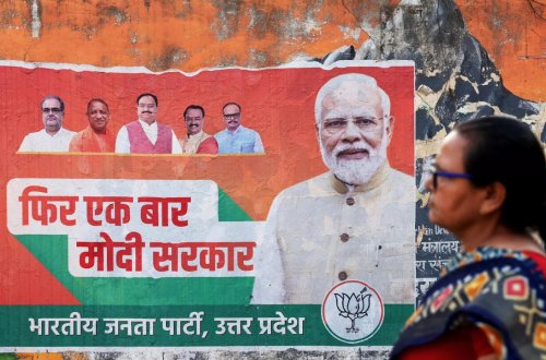 Hindistanın baş naziri seçkilər ərəfəsində saxtakarlıqda ittiham olunur