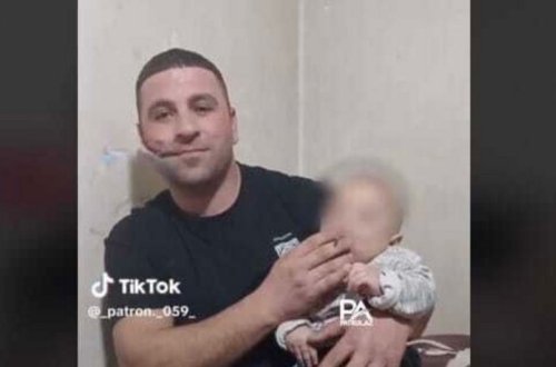 Canlı yayımda bir yaşlı uşağa siqaret çəkdirən ata saxlanılıb