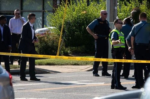 Finlandiyada məktəbə silahlı hücum olub