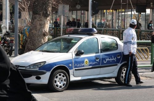 İranda iki polis məntəqəsinə hücum edilib, altı nəfər ölüb