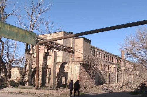 Bakıda yüzlərlə insanın işlədiyi müəssisələr xarabalığa çevrilib (VİDEO)