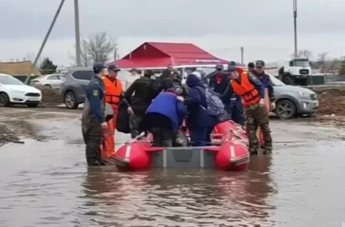 Ural çayının suları təhlükəli həddə qalxıb