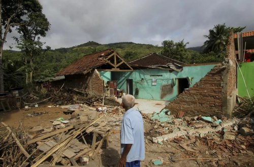 İndoneziyada 6,6 bal gücündə zəlzələ baş verib