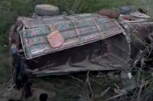 Ramazan bayramı münasibətilə ziyarətgaha gedənlərin avtobusu dərəyə aşdı: Pakistanda faciə - VİDEO