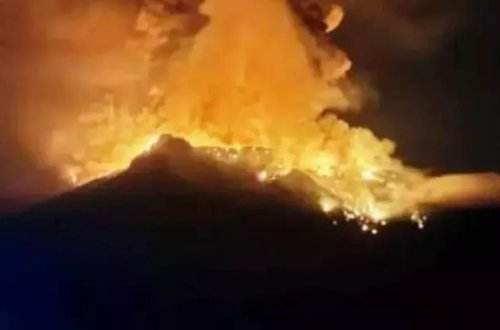 İndoneziyada vulkan püskürməsi baş verib: 838 nəfər təxliyə edilib