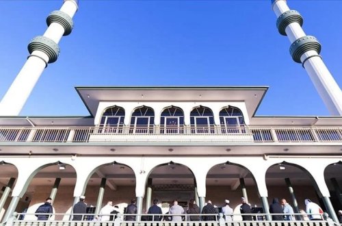 Avstraliyada kilsəyə hücumdan sonra məscidlər təhdid edilib