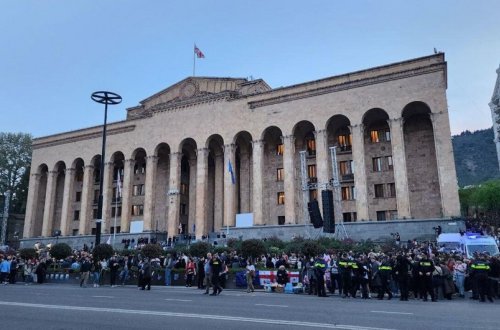 Gürcüstan parlamentində təhlükəsizlik tədbirləri gücləndirilib