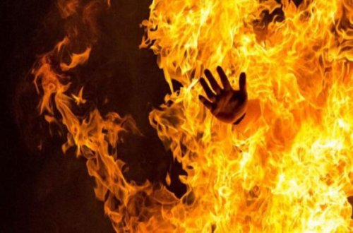 Azərbaycanda 22 yaşlı oğlan qadının üzərinə benzin tökərək yandırıb - RƏSMİ AÇIQLAMA + FOTO