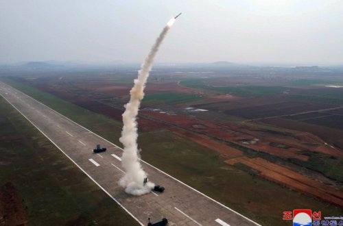 Şimali Koreya yeni zenit raketini sınaqdan keçirib