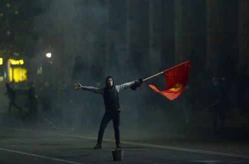 Qırğızıstanda dövlət çevrilişi hazırlayan iş adamı tutulub