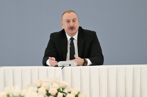 İlham Əliyev: Dünya bundan sonra uzun illər hasil edilən enerji mənbələrinə ehtiyac duyacaq