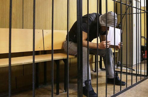 Azərbaycanda kişi arvadını qətlə yetirməsini lentə aldı - DETALLAR