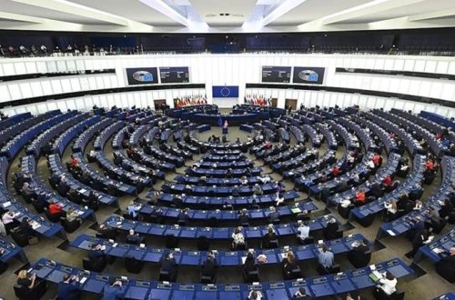 Avropa Parlamenti Kosovo serbləri üçün vizanın sərbəst olmasını təsdiqlədi