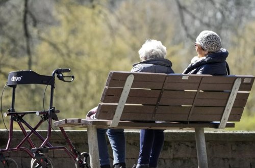 Almaniyada hökumət pensiyaları inflyasiya səviyyəsindən iki qat artırdı