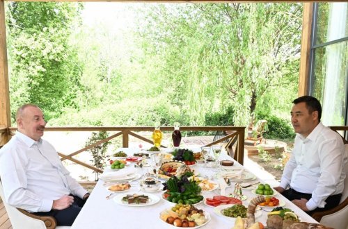 Azərbaycan və Qırğızıstan prezidentləri birgə nahar ediblər
